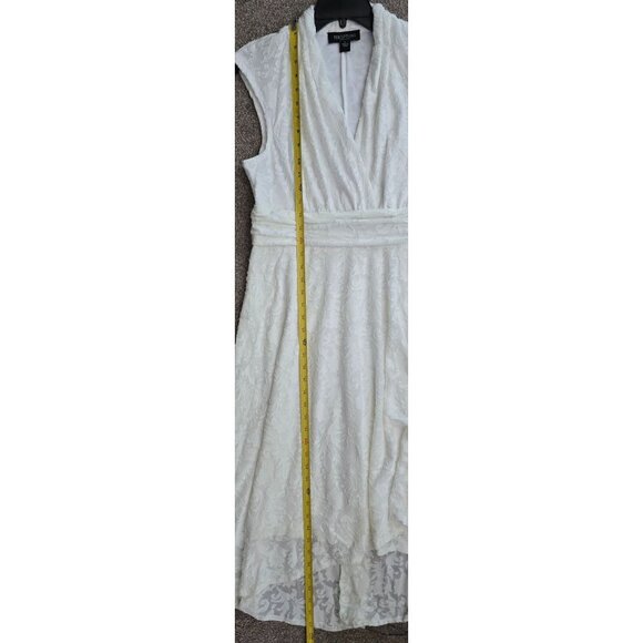 Sleeveless White Lace Pattern Dress By Perceptions New York V-Neckline Waist Tie - Picture 6 of 7